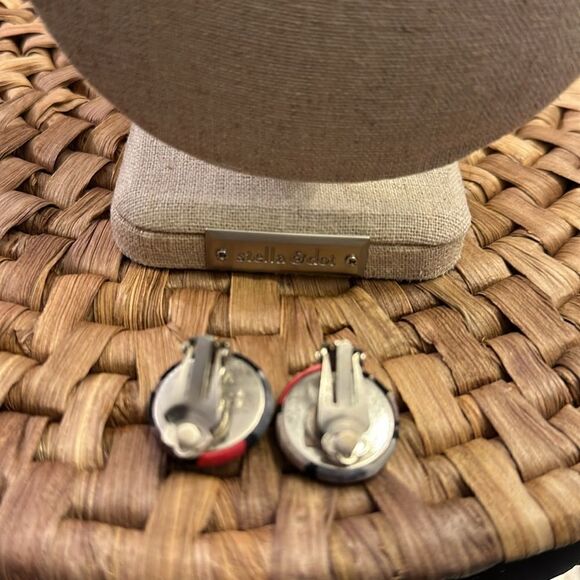 Vintage Button Non-pieced Earrings - Picture 3 of 4